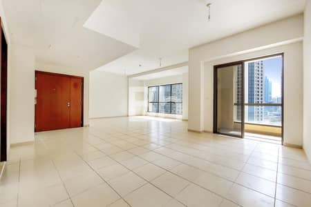 3 Bedroom Apartment for Rent in Jumeirah Beach Residence (JBR), Dubai - Vacant | Well Maintained | Partial Sea View