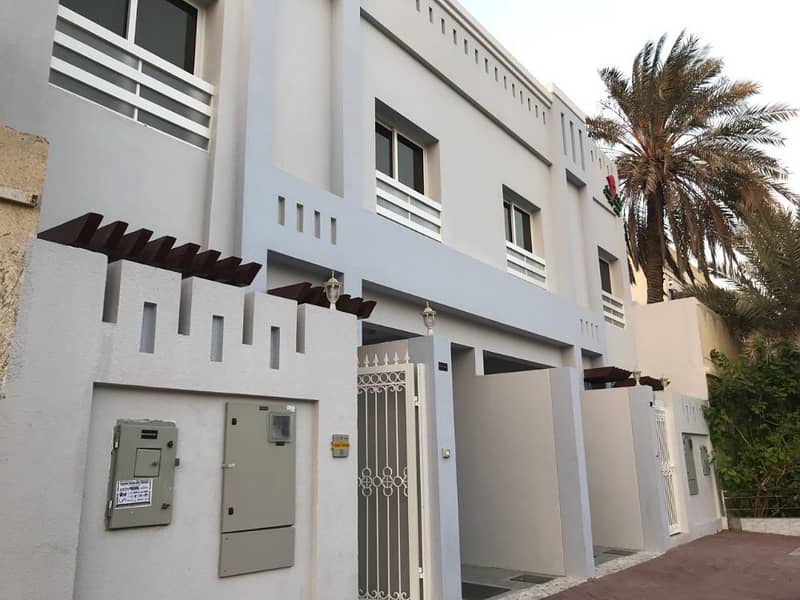 7 bedroom Staff Accommodation Villa for rent in hor al anz