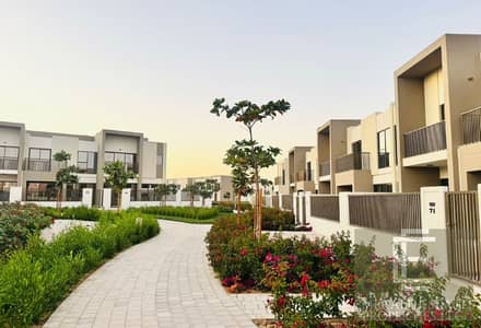 4 Bedroom Villa for Rent in Dubailand, Dubai - 77013396-409f-4714-8a8a-9bd173c642e1. jpg