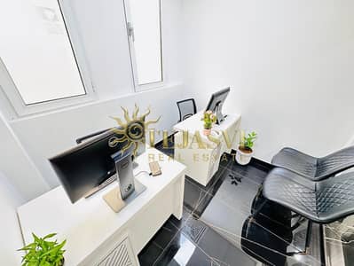 مکتب  للايجار في ديرة، دبي - 51384b88-128f-4e93-9cc9-cb555de79b20. jpg