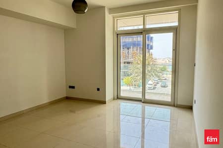 2 Bedroom Apartment for Rent in Dubai Harbour, Dubai - Kitchen with Premium Appliances | Expansive corner