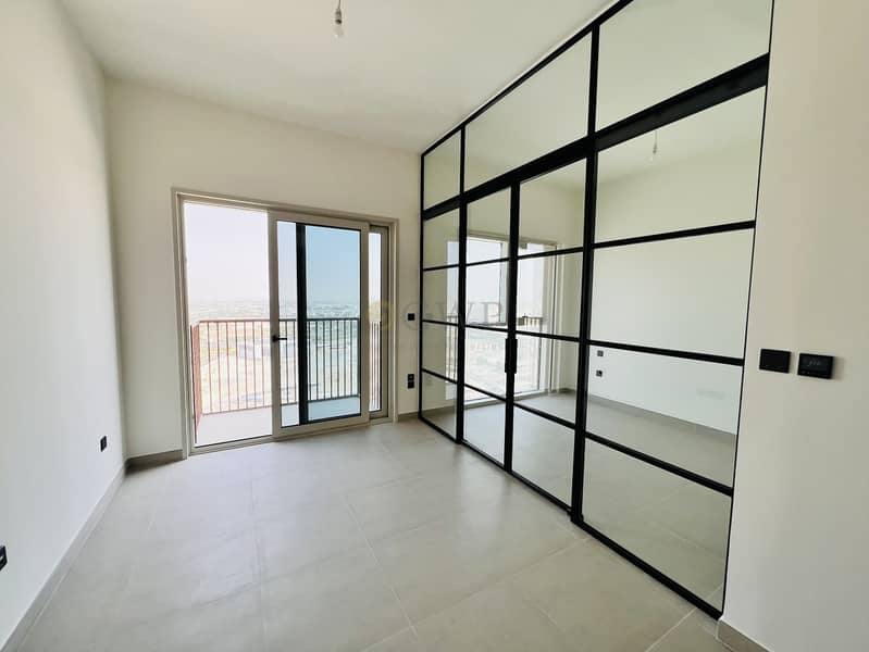 Higher Floor - Vacant - Up to 4 Cheques