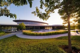 للبيع – شقة فاخرة غرفة وصالة مفروشة بالكامل بديكور ملكي