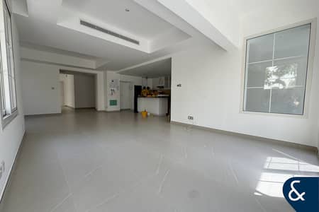 3 Bedroom Villa for Rent in The Springs, Dubai - JUST RENOVATED | LAKE VIEW | 2E | EXTENDED