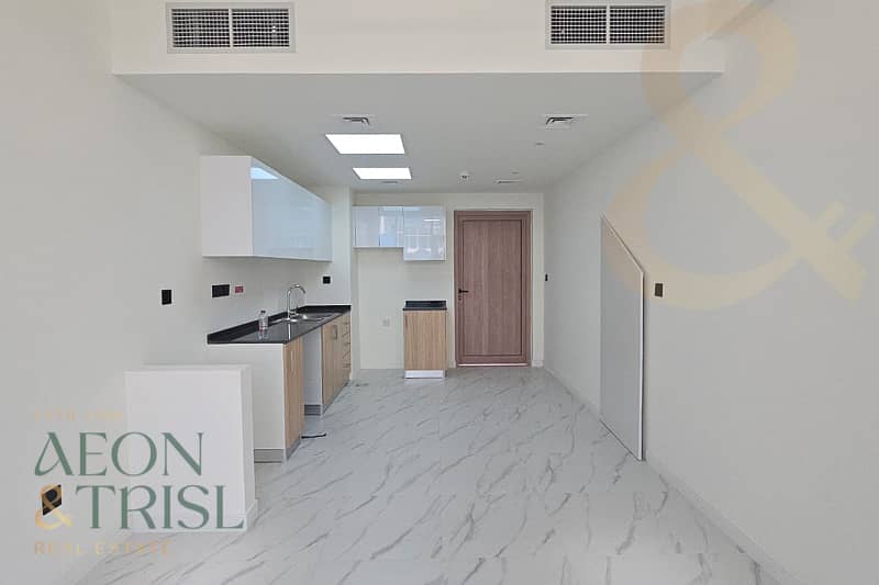 1 Bedroom Loft Townhouse | Fully Furnished