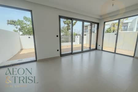 4 Bedroom Villa for Rent in Tilal Al Ghaf, Dubai - Fully upgraded l corner unit l on the park