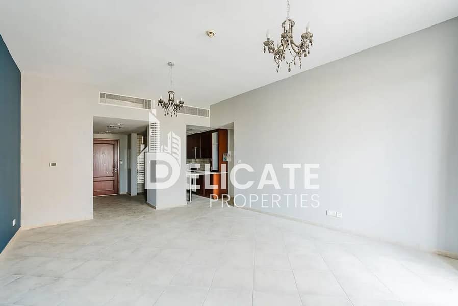 Living Room 1. jpg