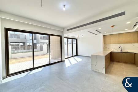 3 Bedroom Townhouse for Rent in Dubailand, Dubai - Spacious | Unfurnished | Brand New