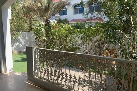 فیلا 4 غرف نوم للايجار في الصفا، دبي - فیلا في الصفا 2،الصفا 4 غرف 330000 درهم - 12923226