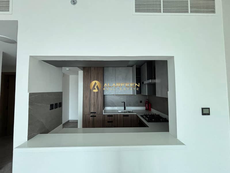 Spacious Apartment | with best ammenities | Road view - Image 4