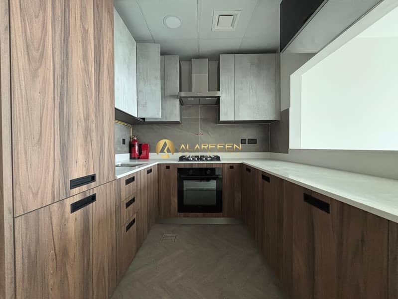 Spacious Apartment | with best ammenities | Road view - Image 6