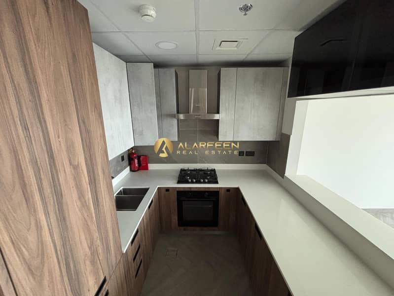 Spacious Apartment | with best ammenities | Road view - Image 8