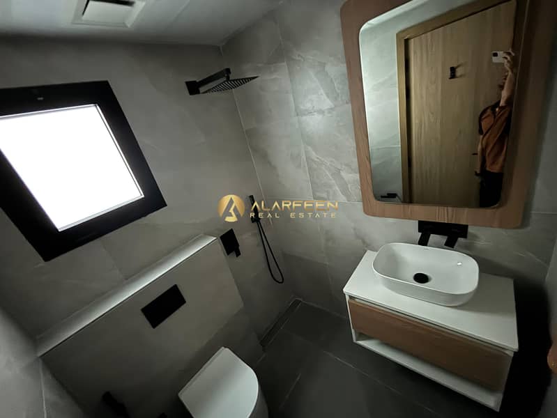 Spacious Apartment | with best ammenities | Road view - Image 11