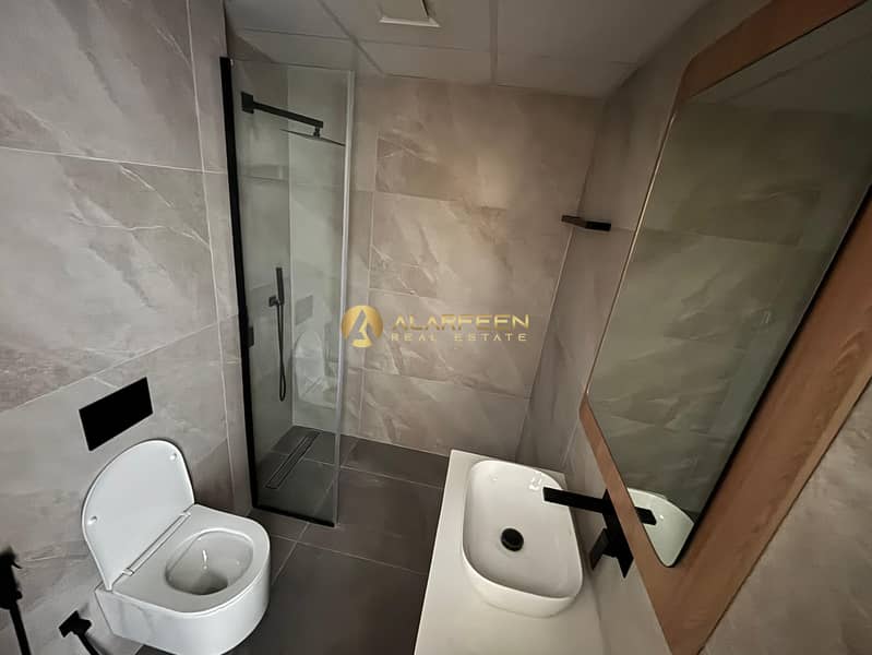 Spacious Apartment | with best ammenities | Road view - Image 20