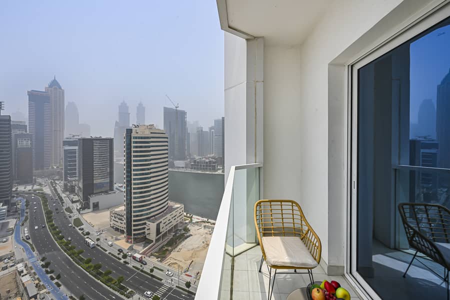 Chic Studio in Downtown | Balcony with a View | Spacious & Fully Equipped