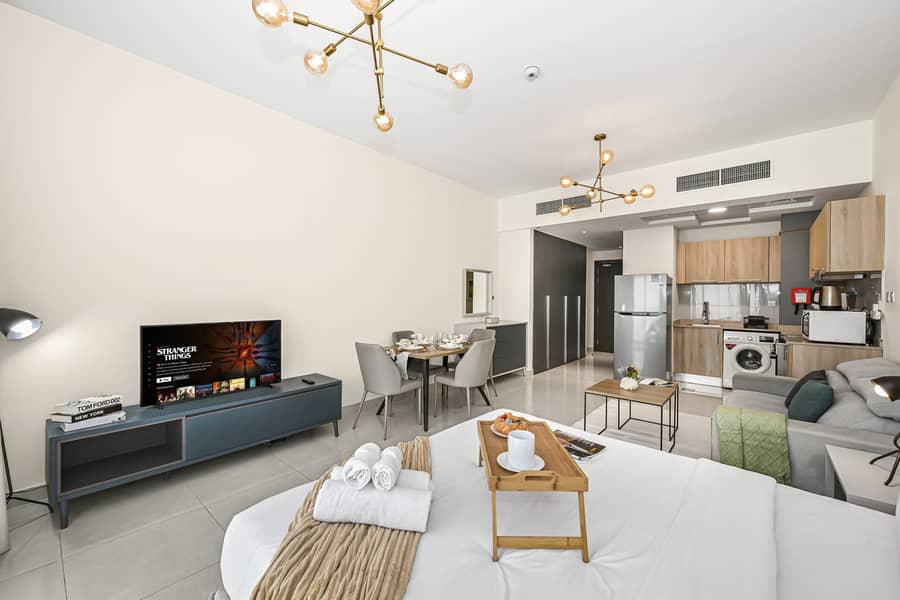 Chic Studio in Downtown | Balcony with a View | Spacious & Fully Equipped - Image 15