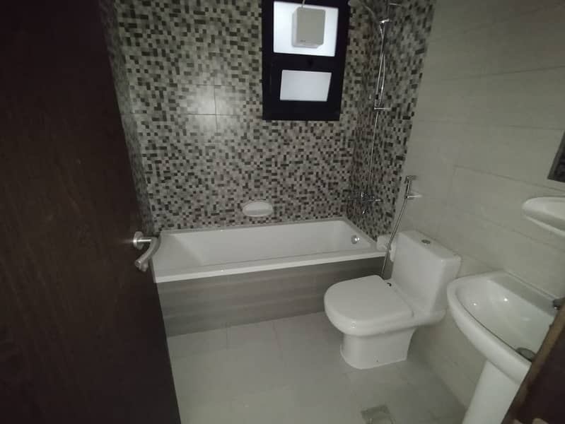 13 28bd72cf-24dc-4b91-aa33-36eb88efb781. jpg