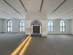 فیلا في الرحبة 8 غرف 300000 درهم - 12927126