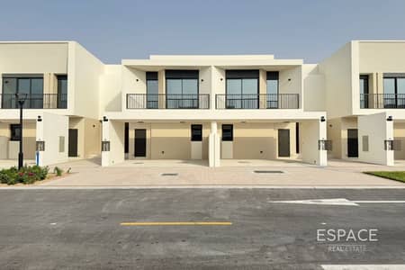 فیلا 3 غرف نوم للبيع في تاون سكوير، دبي - فیلا في مها تاون هاوسز،تاون سكوير 3 غرف 3060000 درهم - 12825977
