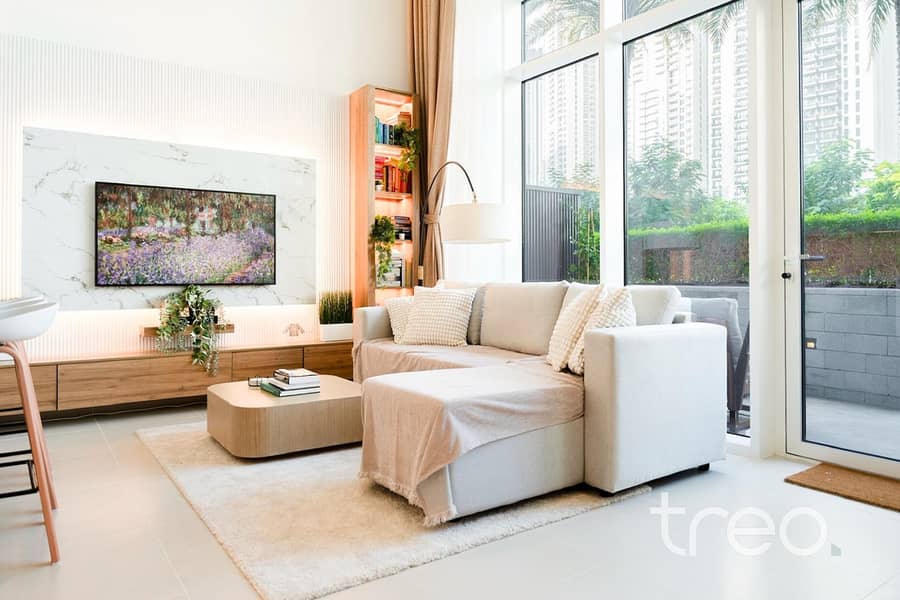 Duplex | High-End Renovated | Direct Park Access