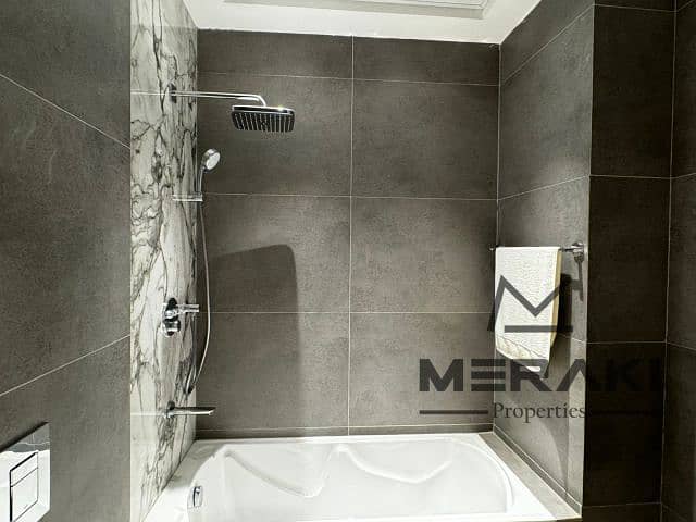3 166592_extra5. jpg