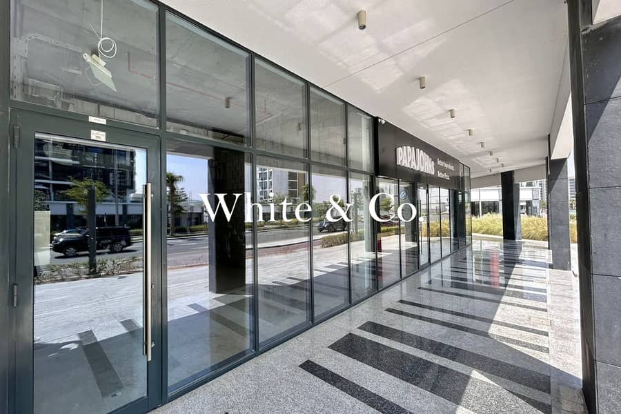 位于梅丹城，梅丹一号，阿齐兹里维埃拉社区，阿齐兹里维埃拉28号楼 的商铺 4200000 AED - 12928816