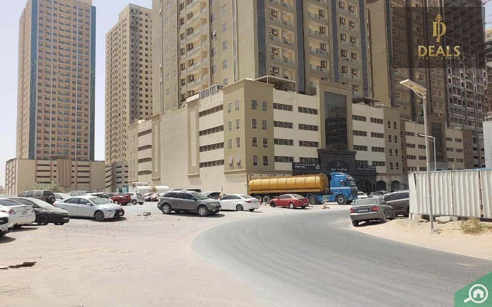 13 Emirates_City_Goldcrest_Dream_Tower_1_10_2020_1_ab165802e1_3709db8438. jpg