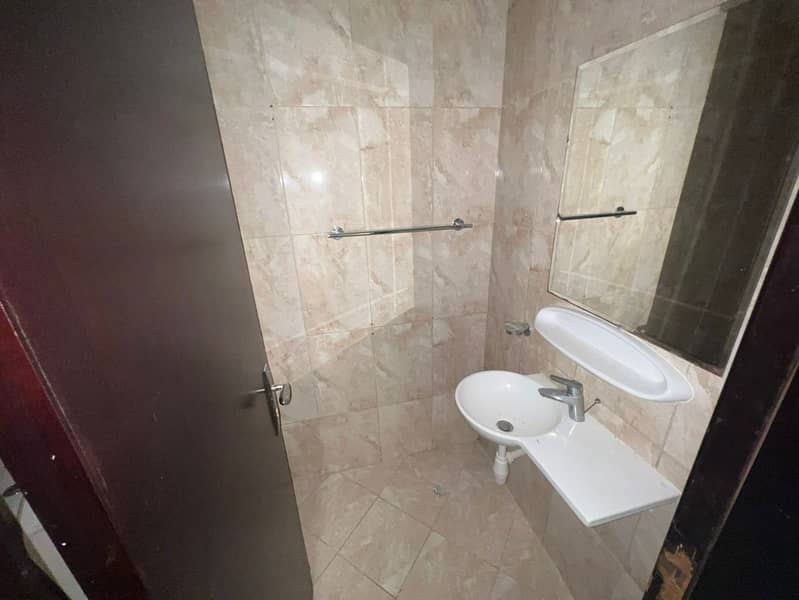 9 a187833d-0906-4bd6-870f-224d875978b1. jpg