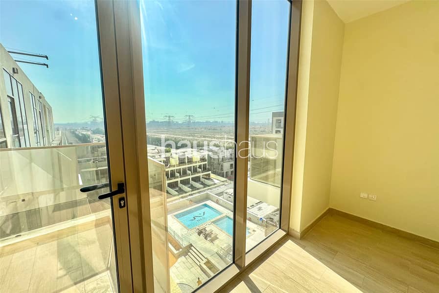 1BR | Vacant | Spacious | Pool View | Modern