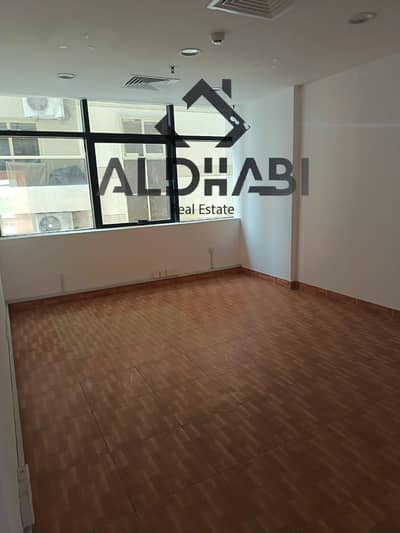 مکتب  للايجار في القاسمية، الشارقة - 8cc8e969-7768-4154-82eb-5376aea5c2f1. jpg