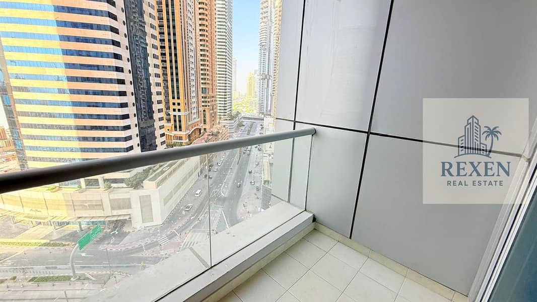 8 TBALCONY 2. jpg