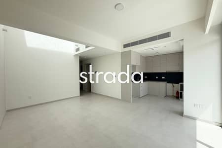 3 Bedroom Villa for Rent in Arabian Ranches 3, Dubai - Skylight Layout | Middle Unit | Single Row | Rare