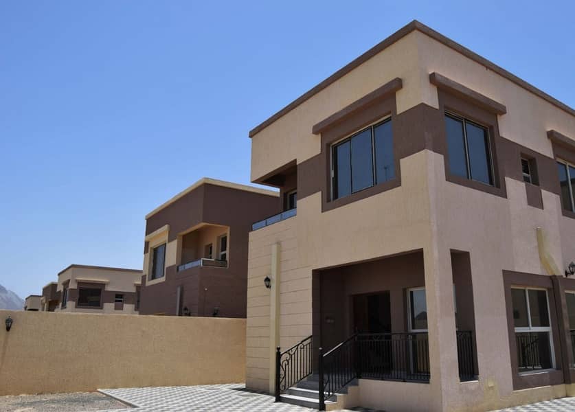 For sale excellent villas for the price of 600 thousand only excellent location Ajman luxury finishi