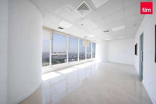 High Floor / Spacious area / Beautiful location