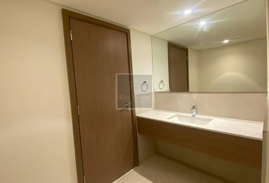 13 5ca17930-9ff3-4e82-ab9b-8e61e387bb51. jpg