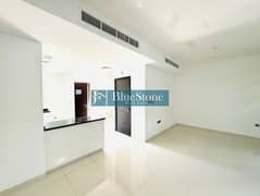 Three Bed Townhouse | Middle Unit | Open Kitchen