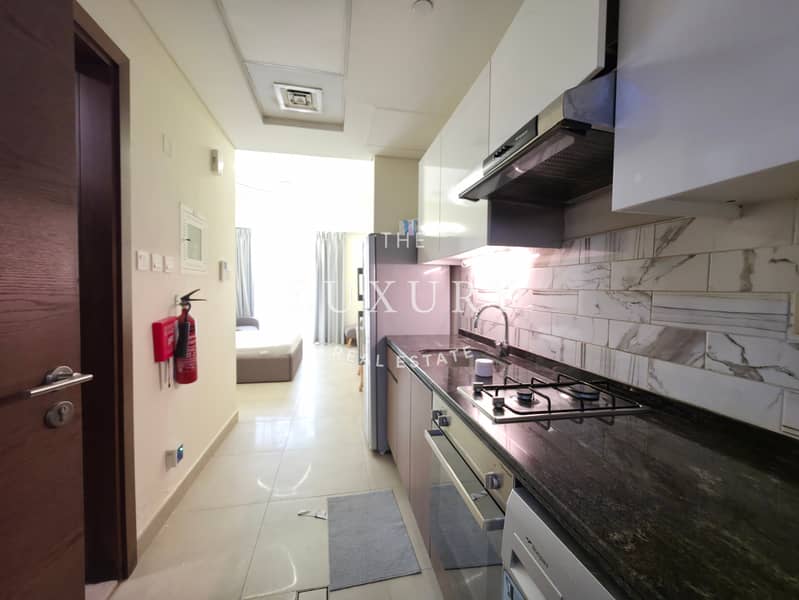 4 Hot_Deal___Chiller_Free___Fully_Furnished-0. jpg