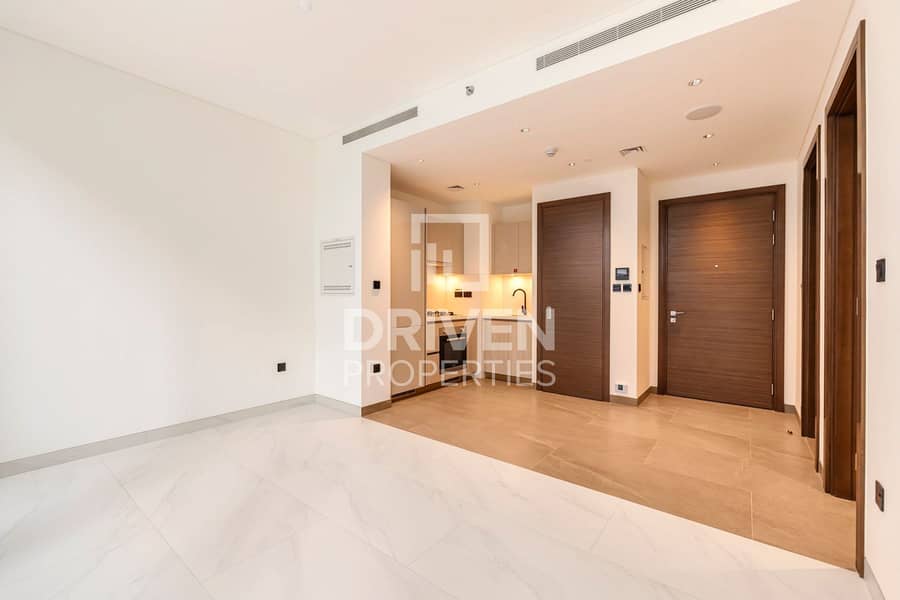 Vacant | Huge Unit with Terrace | Amenities Floor