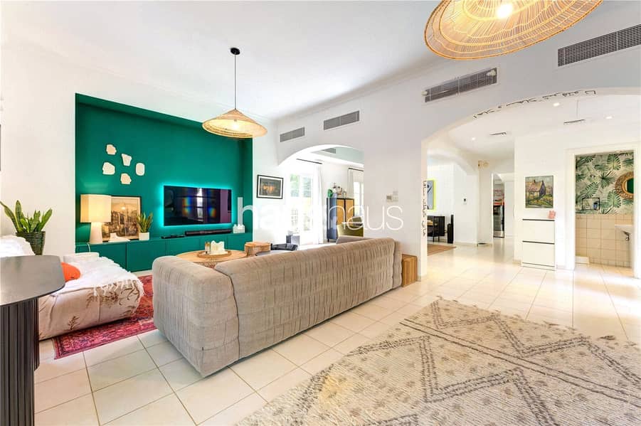Exclusive | 4,475 sq. ft | 3 beds | Quiet Location