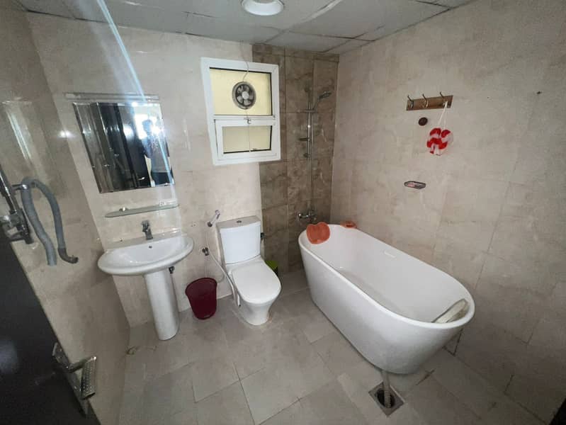 12 25dca268-8db4-403b-8eaf-9958f4ccee54. jpg
