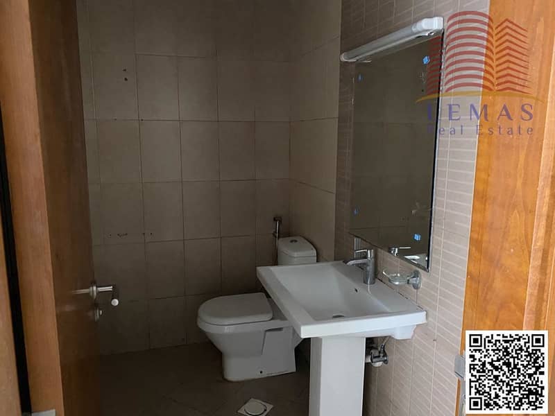 7 7ef0d4ca-d9f2-4996-b4a7-cc954762e2c0. jpg