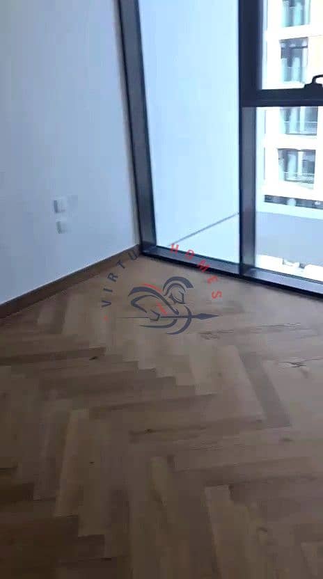 24 frame_027. jpg