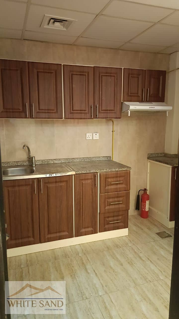 9 BM 204 KITCHEN 1 . jpeg