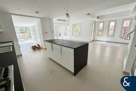 Just Renovated | Lake View | 2E | Extended