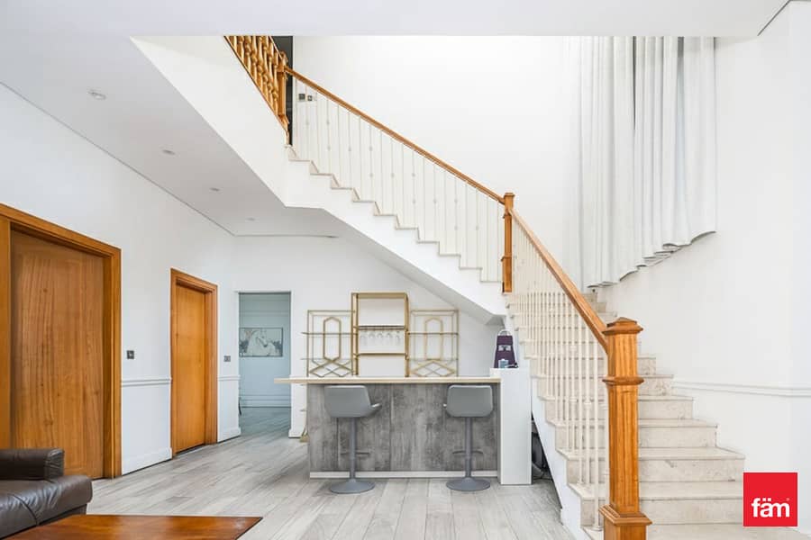 Vacant Now I District 7 I Custom Built I Office - Image 11