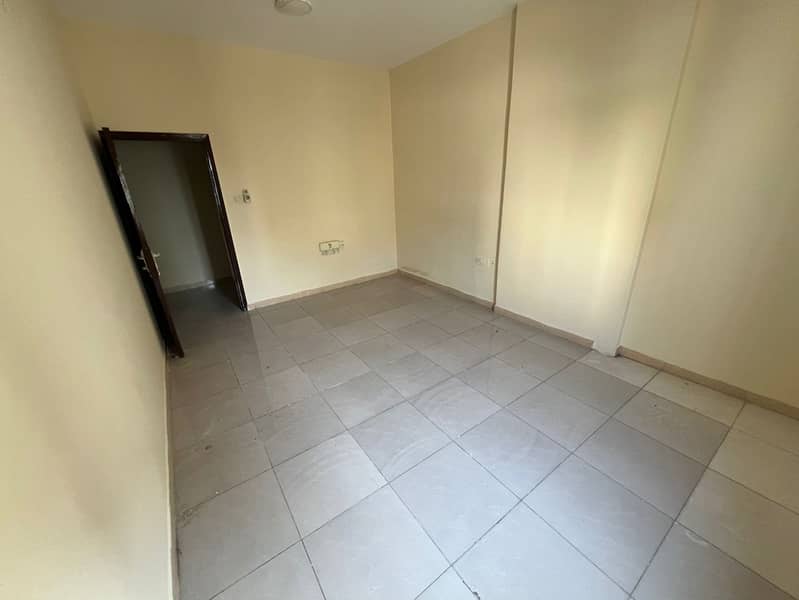 10 e209cbd8-85dd-42df-ab4e-9b0b03b23103. jpg