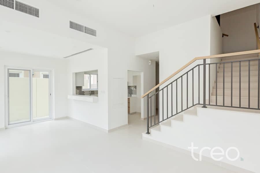 Close to pool | Spacious | November Ready