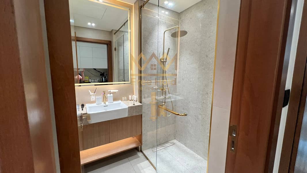 4 bathroom. jpeg