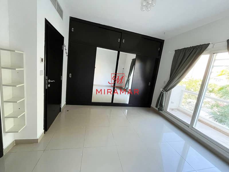 18 10-WhatsApp Image 2025-10-01 at 16. jpg