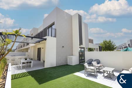 4 Bedroom Villa for Sale in Dubai South, Dubai - Upgraded | Huge Plot | Best Location | 4 Bed